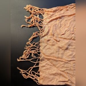 Crinkle fabric salmon tasseled scarf